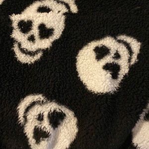 Skull fuzzy hoodie